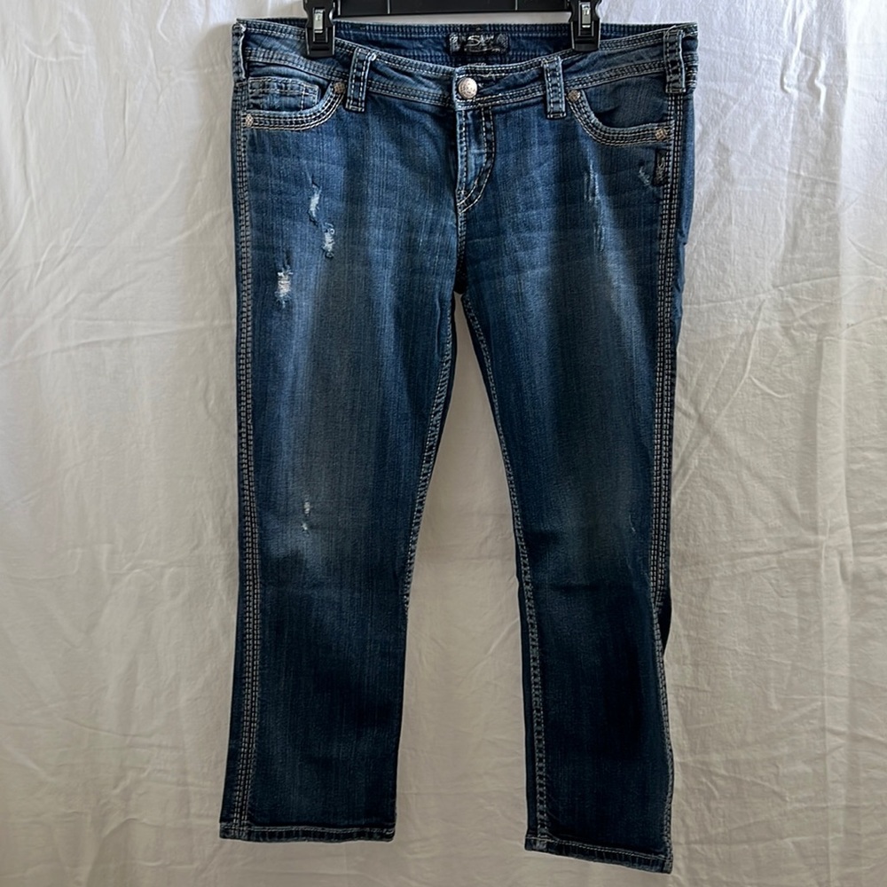 Silver Jeans “Twisted” Capri